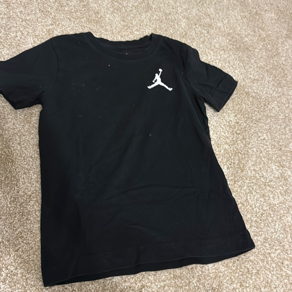 Jordan t-shirt size 4